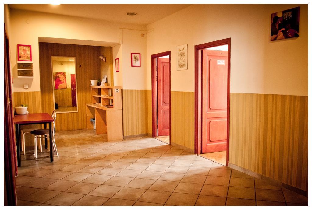 Hostel Bemma - Ozonowane Pokoje Wrocław Exteriör bild