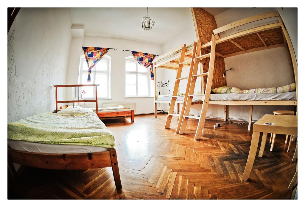 Hostel Bemma - Ozonowane Pokoje Wrocław Exteriör bild