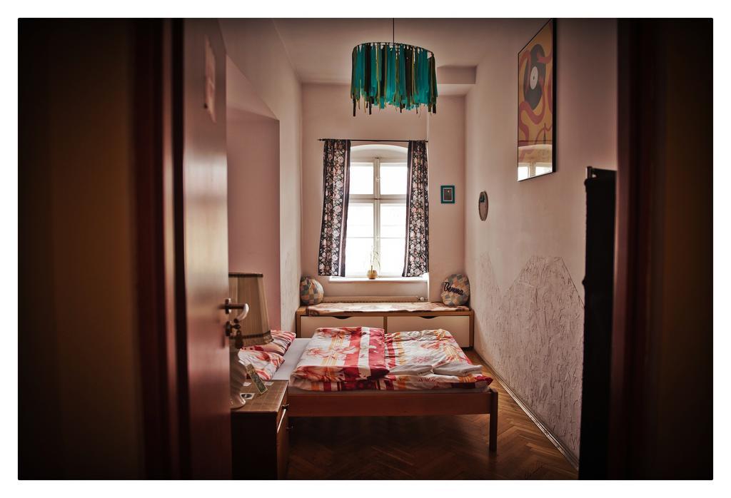 Hostel Bemma - Ozonowane Pokoje Wrocław Exteriör bild