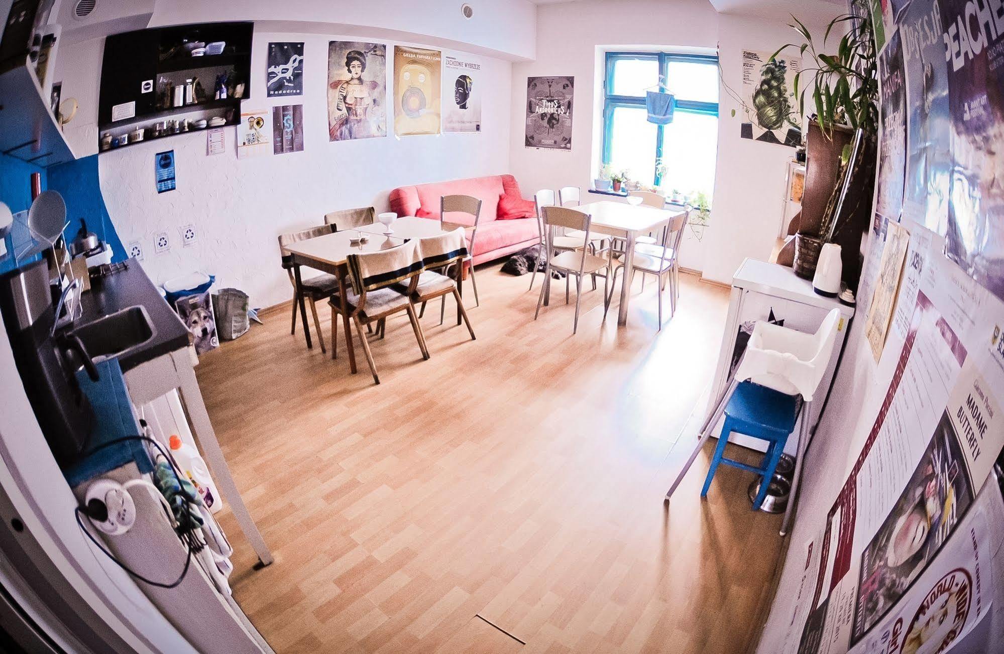 Hostel Bemma - Ozonowane Pokoje Wrocław Exteriör bild