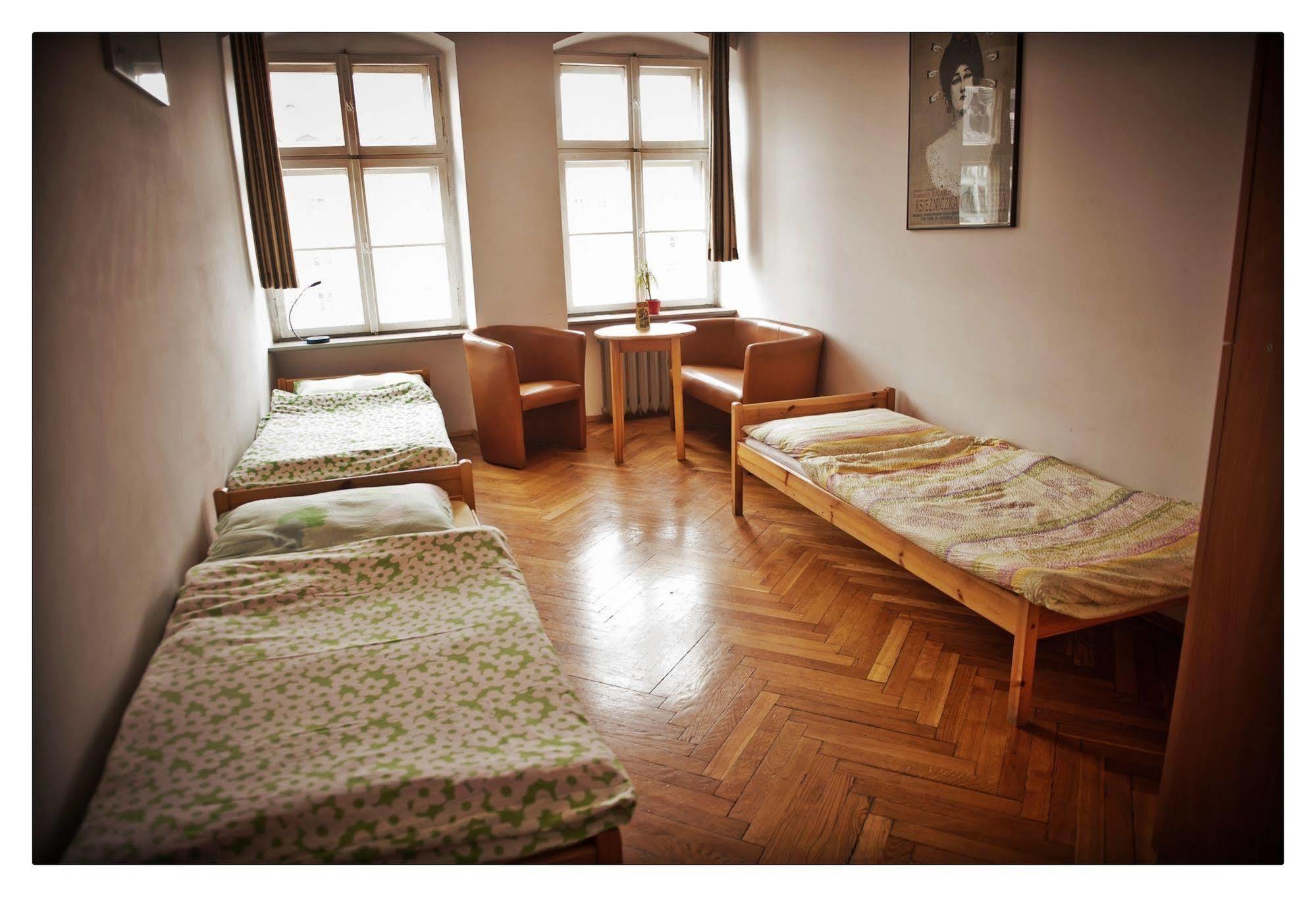 Hostel Bemma - Ozonowane Pokoje Wrocław Exteriör bild