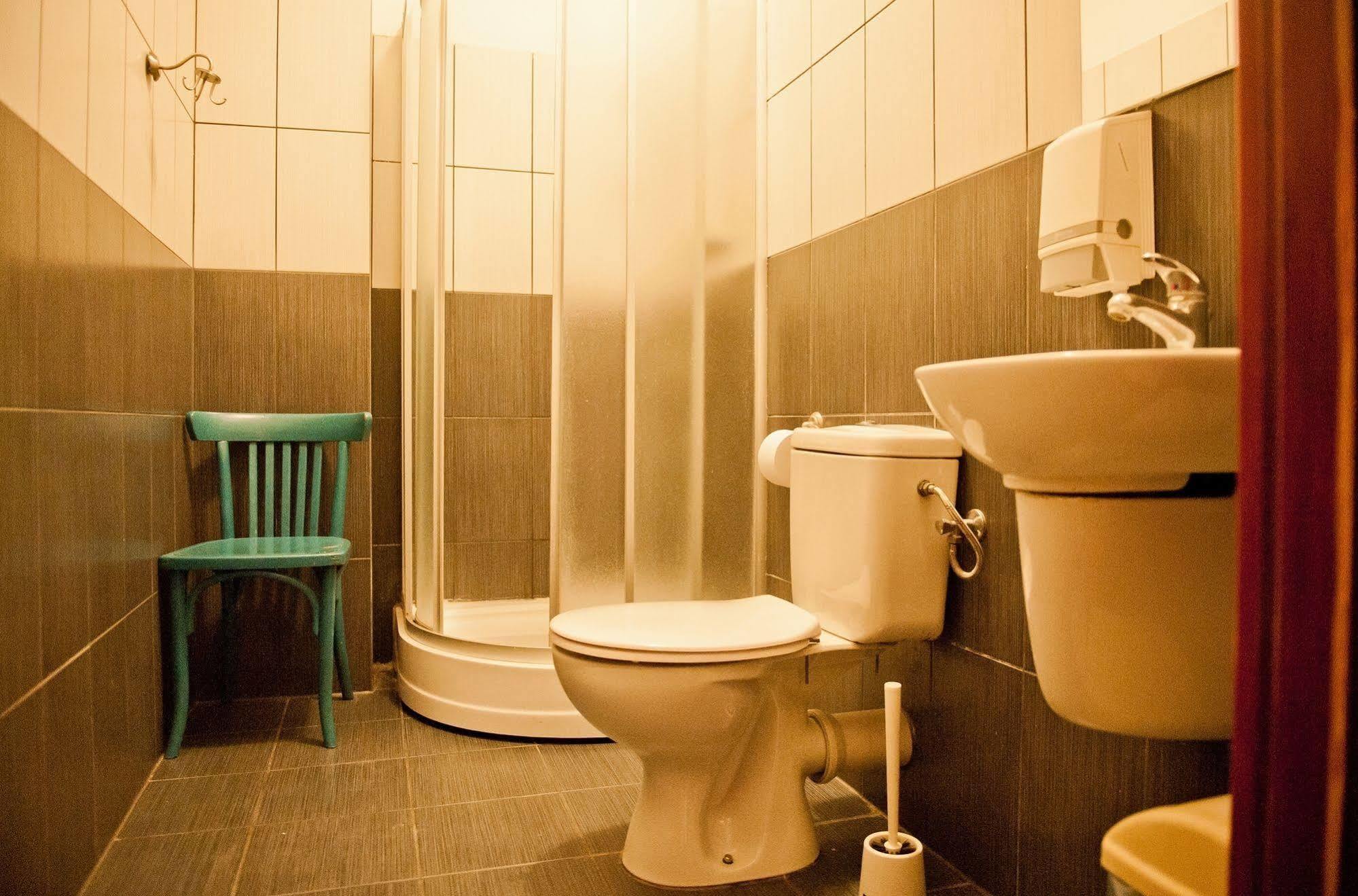 Hostel Bemma - Ozonowane Pokoje Wrocław Exteriör bild