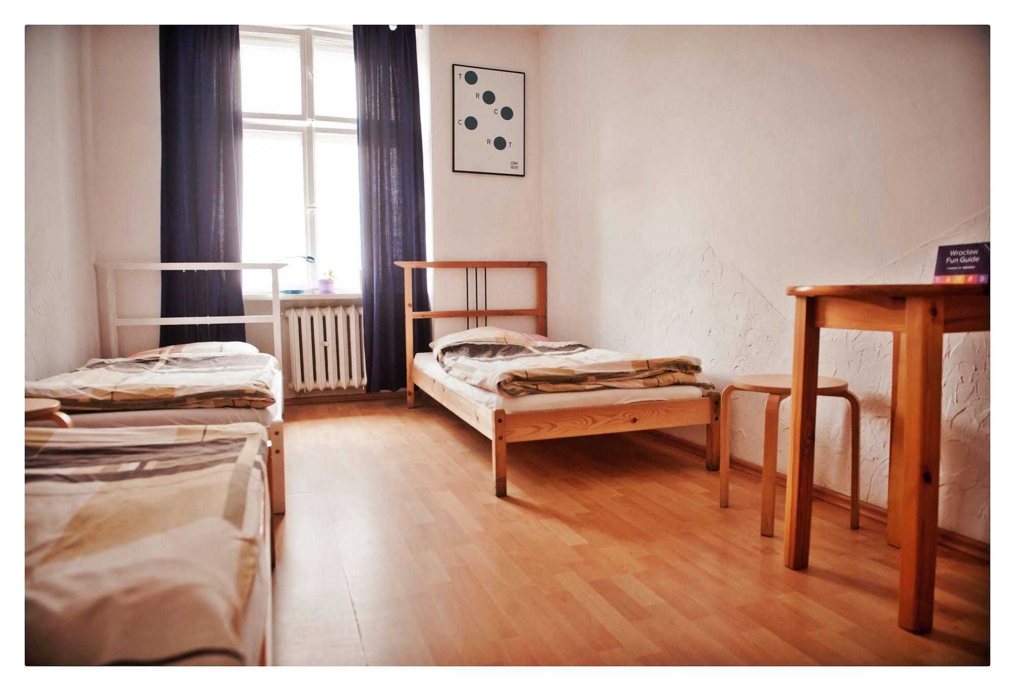 Hostel Bemma - Ozonowane Pokoje Wrocław Exteriör bild
