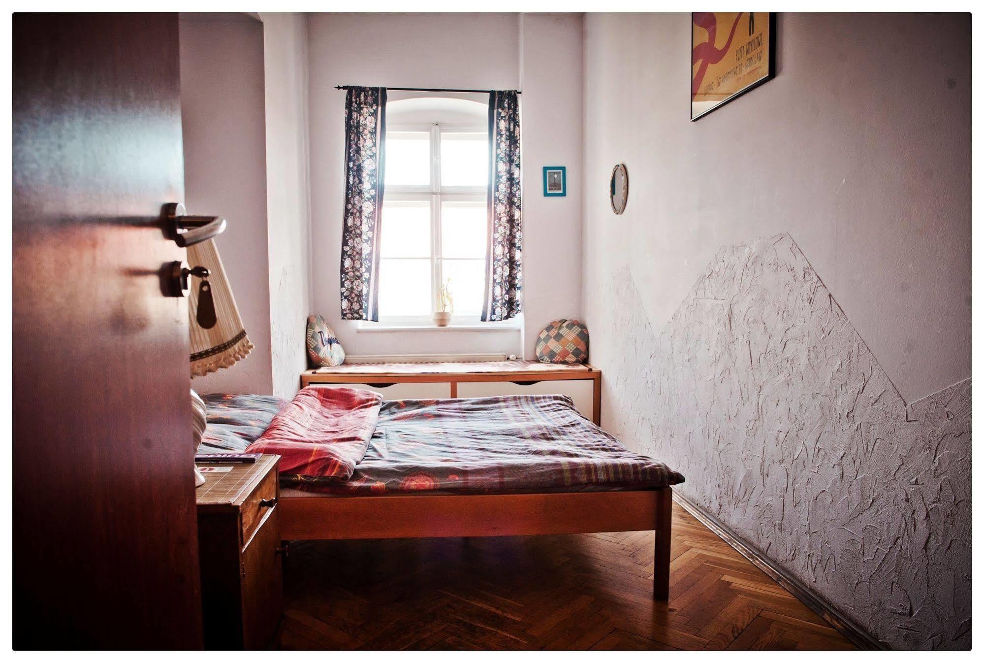 Hostel Bemma - Ozonowane Pokoje Wrocław Exteriör bild