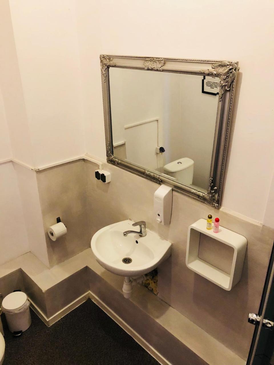 Hostel Bemma - Ozonowane Pokoje Wrocław Exteriör bild